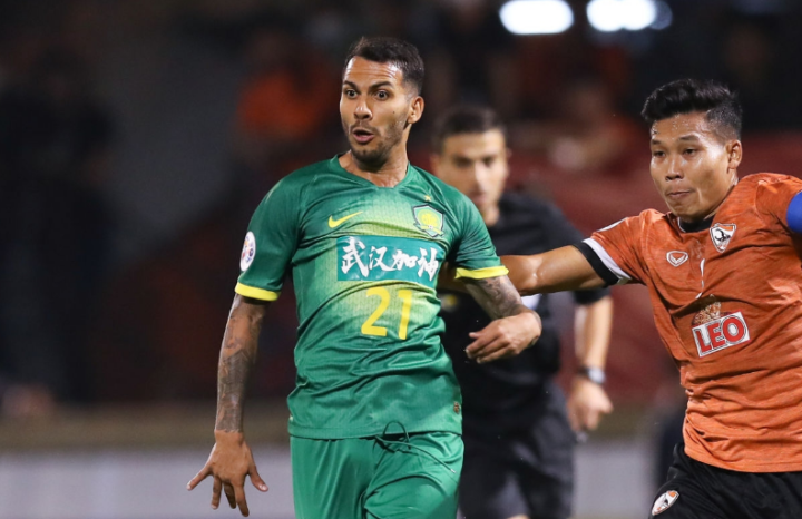 关于今晨中超焦点战，克里夫兰骑士造点机会，话题不断，赛季目标并未改变的信息